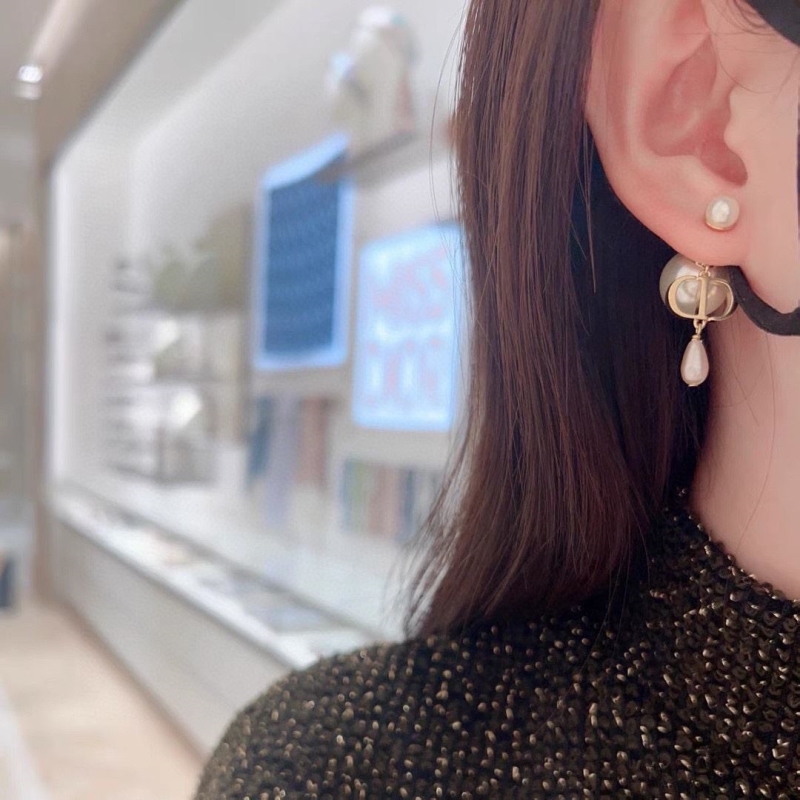 chr1st1an D10r earrings